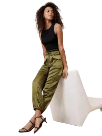 Banana Republic Brand Page